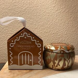 NIB Voluspa Gingerbread Chalet Candle - Gold and Tan